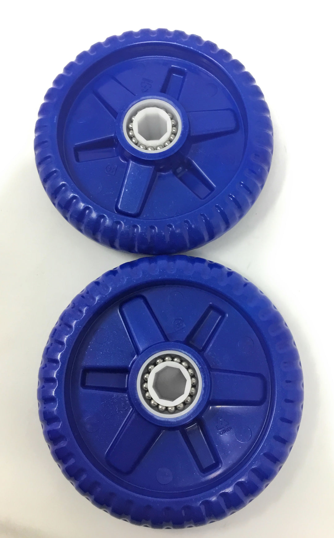 Top View of Wheels - Hayward TriVac 700/500 Front Wheel Kit - ePoolSupply